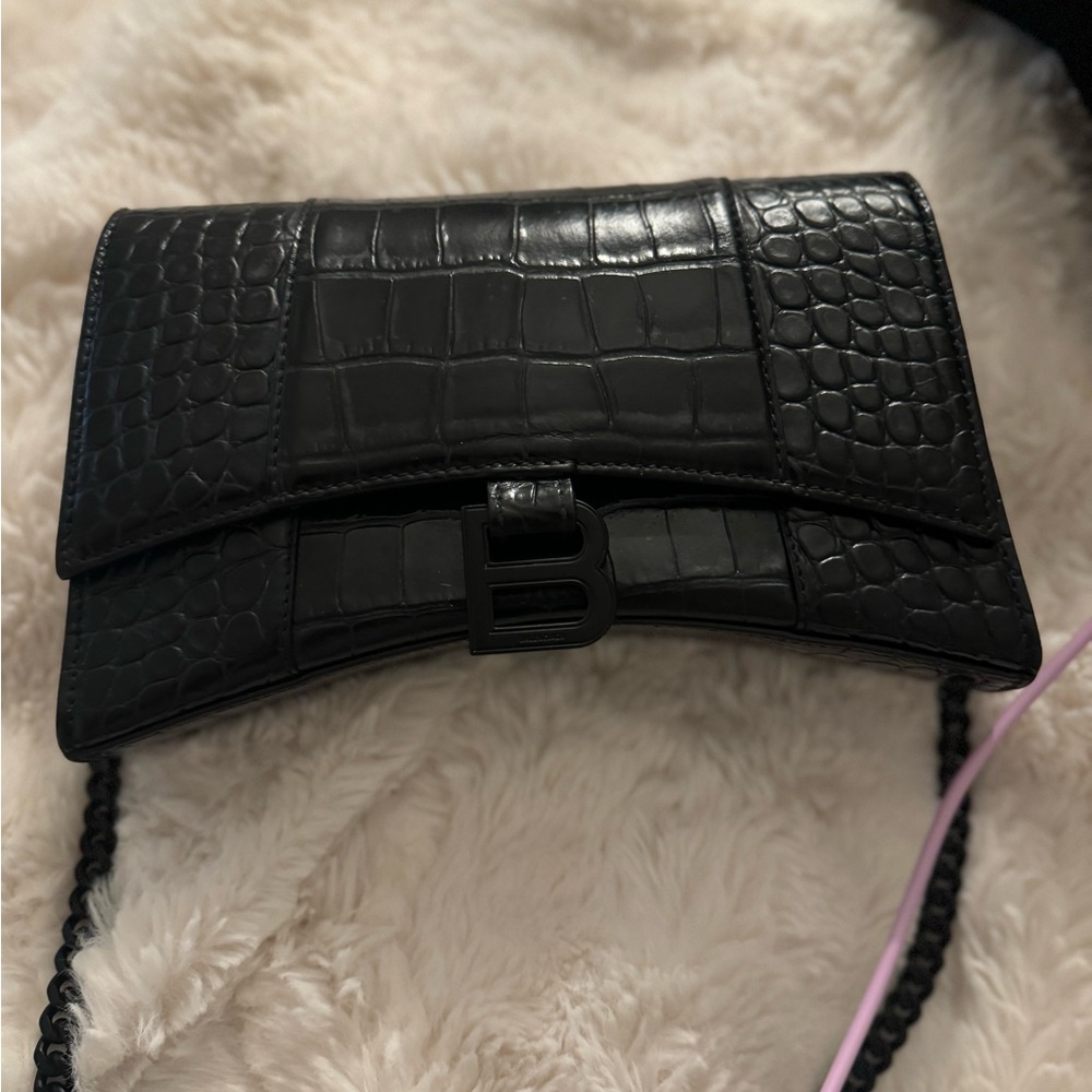 SOLD AUTHENTIC BALENCIAGA HOURGLASS WALLET ON CHAIN